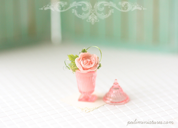 Dollhouse Miniature Flower - Pink Rose Flower Arrangement