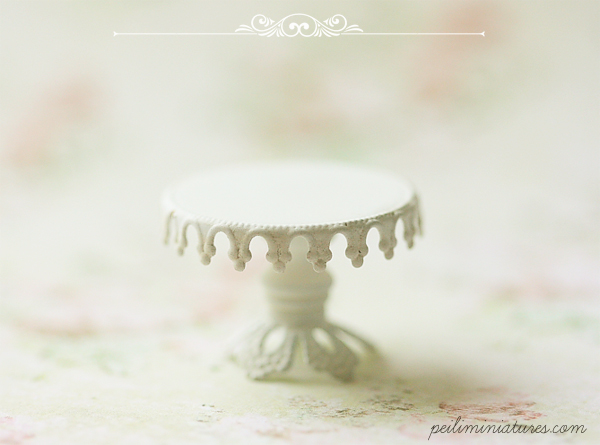 Dollhouse Miniature Lace Cake Stand - Type A
