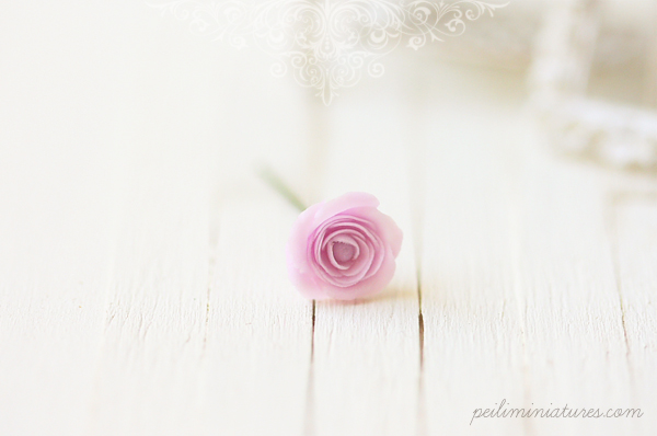 Dollhouse Miniature Flowers - Elegant Soft Violet Rose Single Stalk