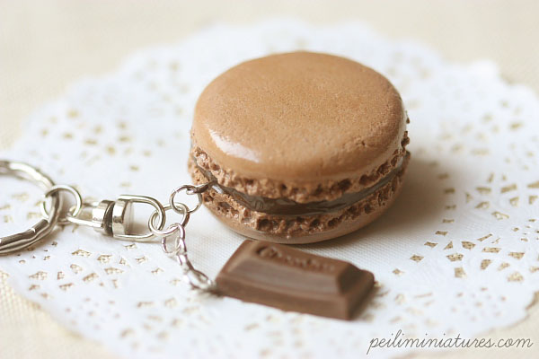 Food Jewelry - Chocolate Macaron Keychain