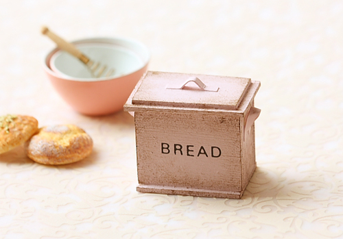 Dollhouse Miniature - Shabby Chic Pale Pink Bread Box