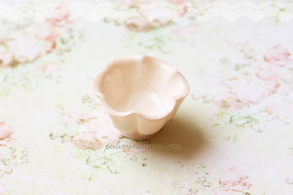 Dollhouse Miniature Pink Ruffle Lace Mixing Bowl - Kitchen Accessories in 1/12 Scale