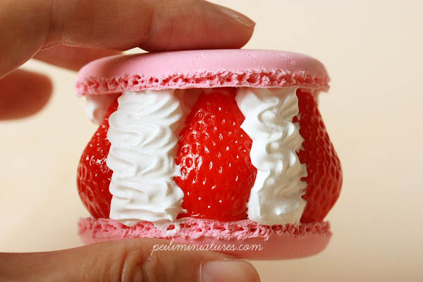 Strawberry Macaron Dessert Magnet
