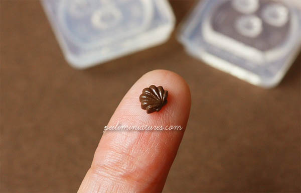 Dollhouse Miniature Chocolate Seashell Mold