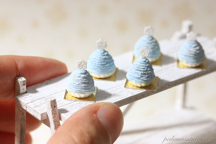Dollhouse Food Miniatures - Christmas Snowflake Mont Blanc Dessert