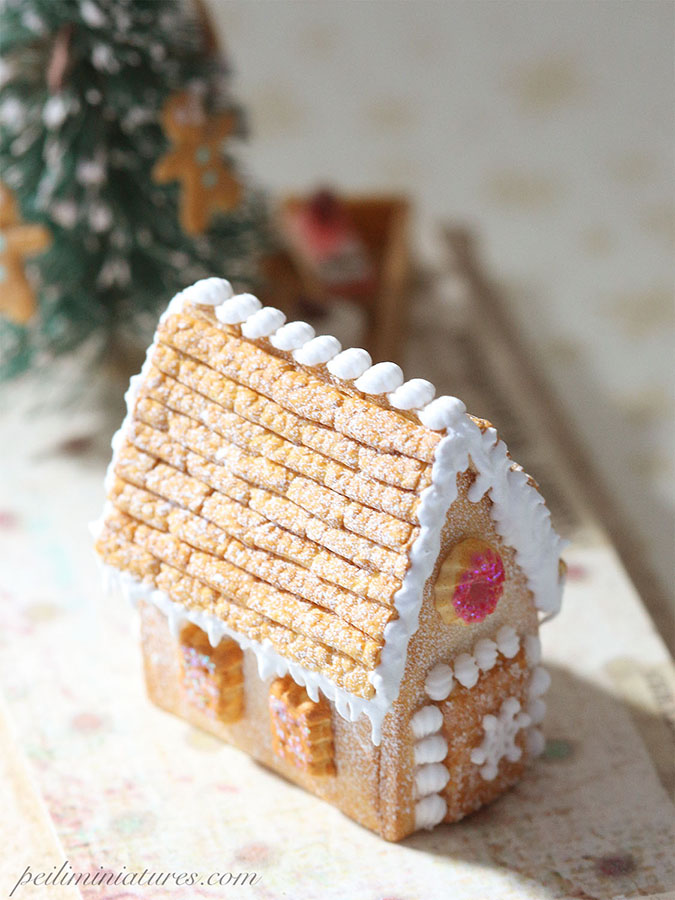 Dollhouse Miniature Food - White Christmas Cobblestone Gingerbread House