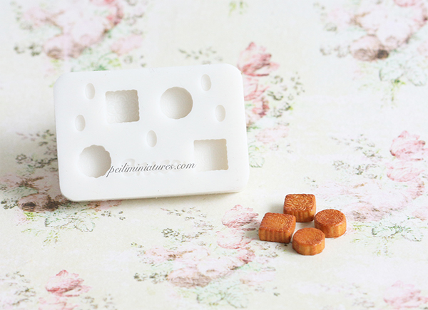 Dollhouse Miniature Round and Square Mooncake Mold