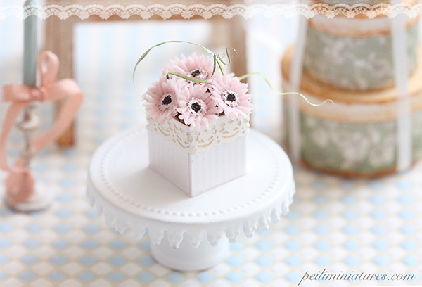 Dollhouse miniature gerbera daisies in 1/12 scale