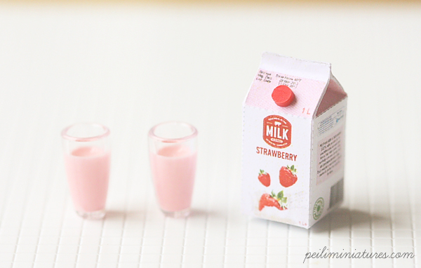 Dollhouse Miniature Strawberry Milk